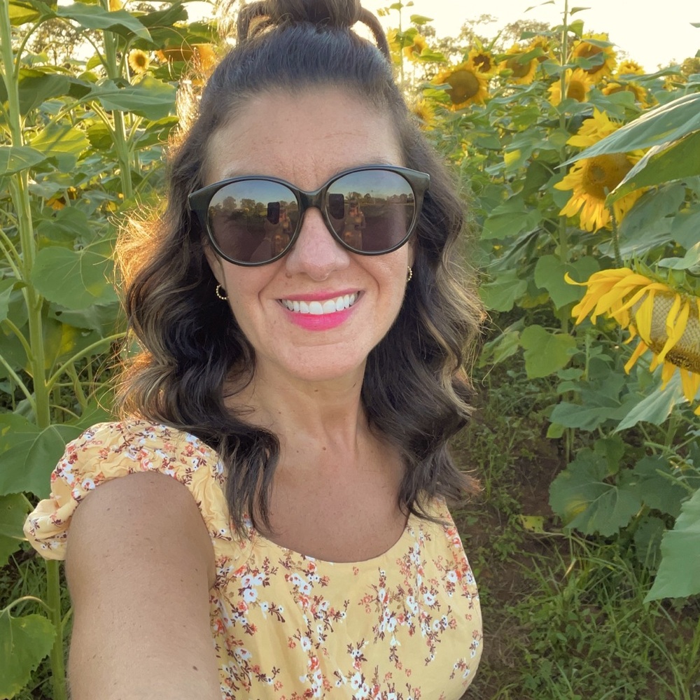 Meet your Posher, Cassandra